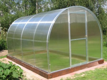 Arched greenhouse