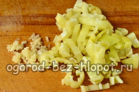 gehakte peper en knoflook