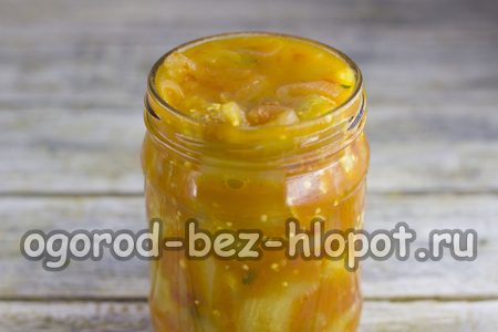 Doe de salade in een pot