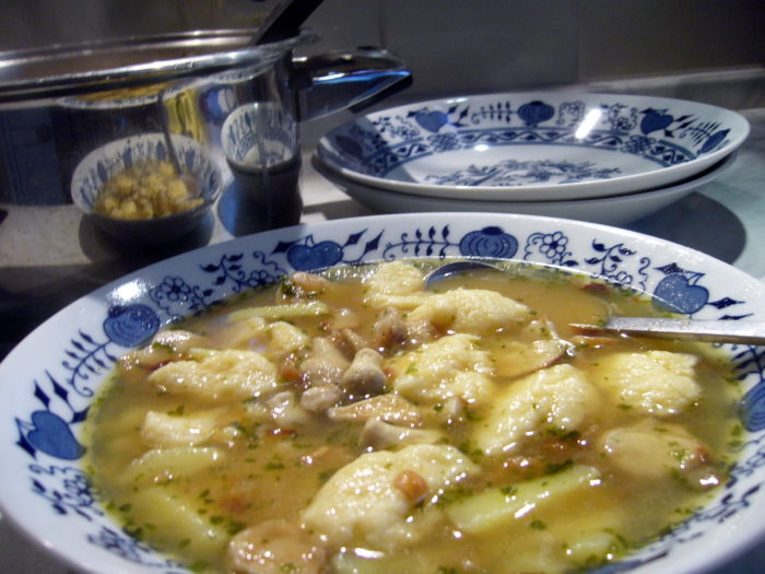 Regnfrakk og Dumplingsuppe