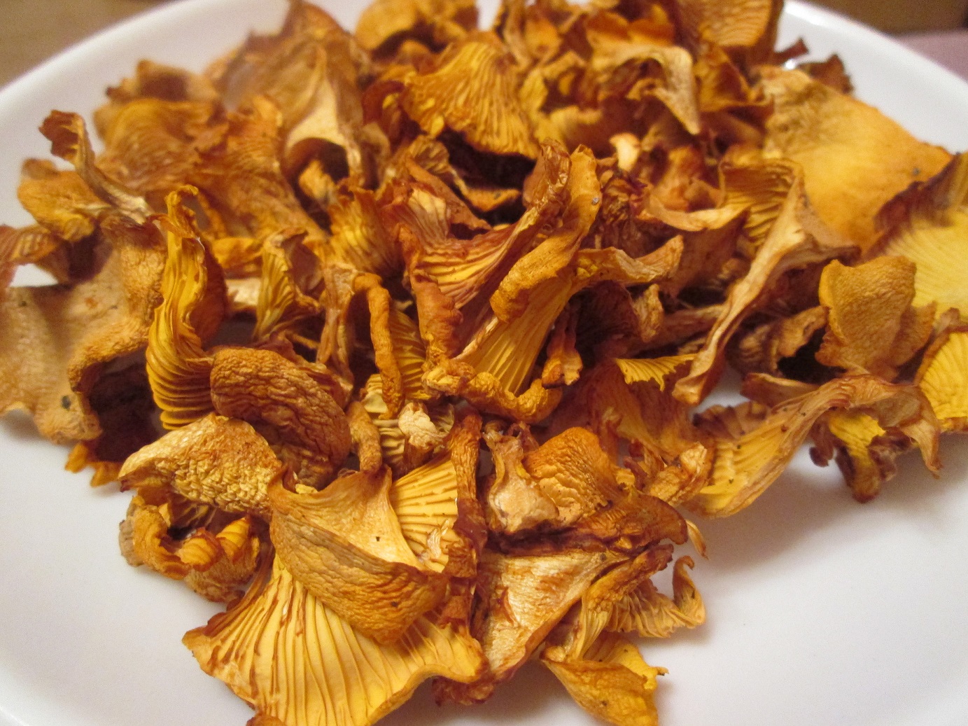 Pinatuyong chanterelles