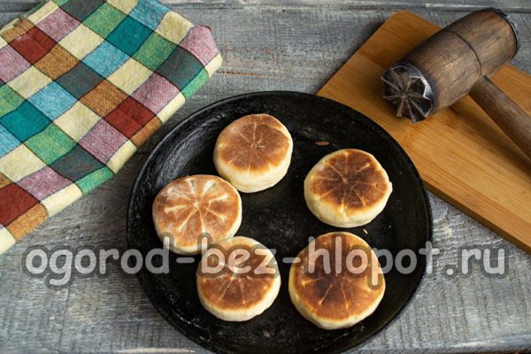 magprito ng cookies sa isang kawali