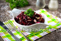 beetroot salad na may pritong sibuyas