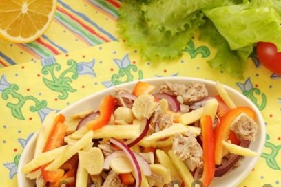 ilagay sa isang mangkok ng salad