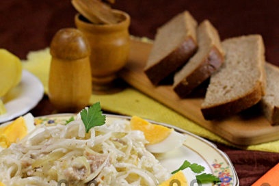 vul de salade aan met eieren en kruiden