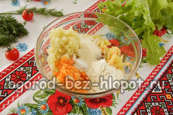 voeg zout, peper, bloem en griesmeel toe