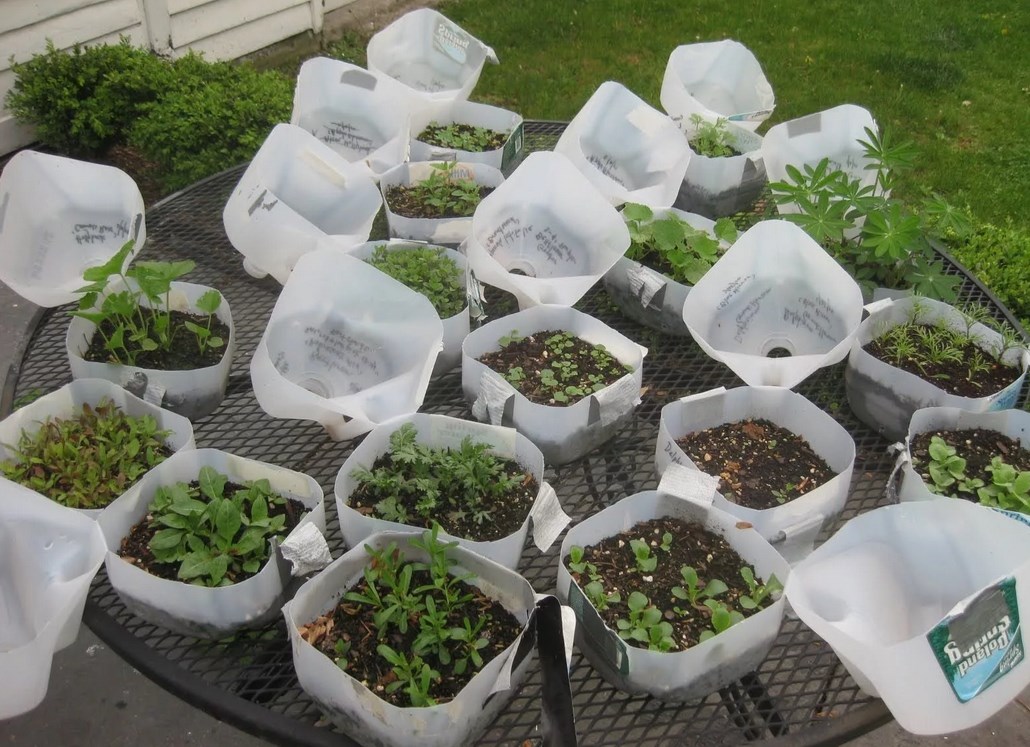 Håndverk fra Garden Canisters