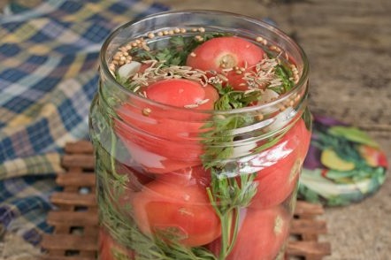 pour marinade into the jar