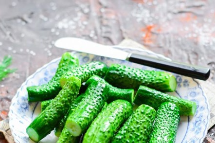 Crop cucumbers