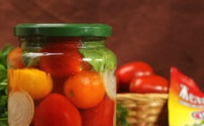 Tomatoes in jelly