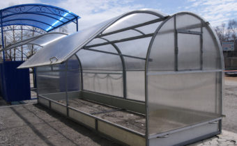 Cellular polycarbonate para sa greenhouses