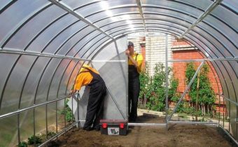 polycarbonate greenhouse